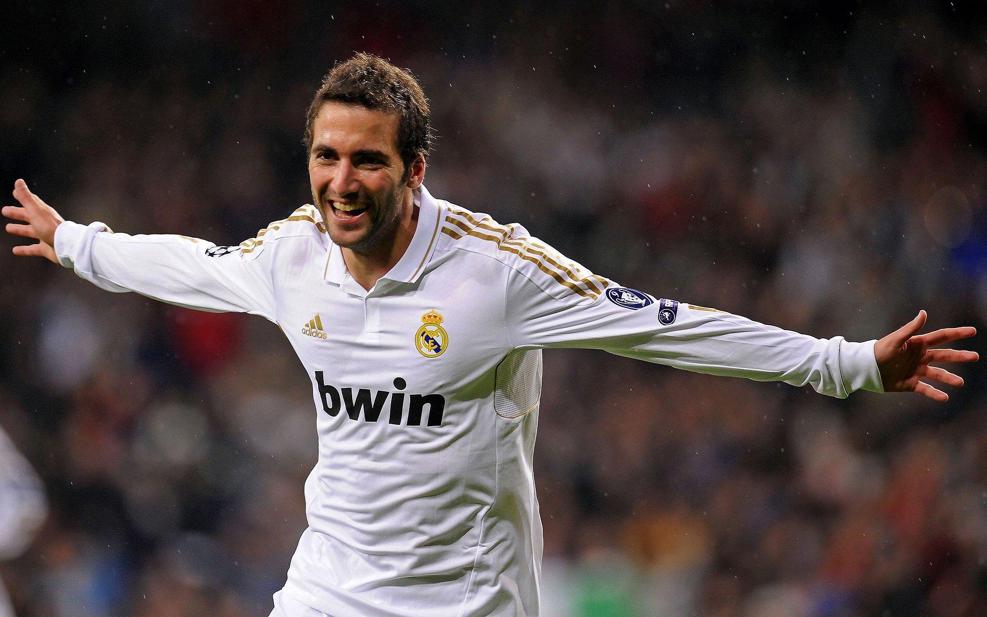 再见，巴黎！6年5亿天价年薪挖角，皇马天王不去，要与姆巴佩协作