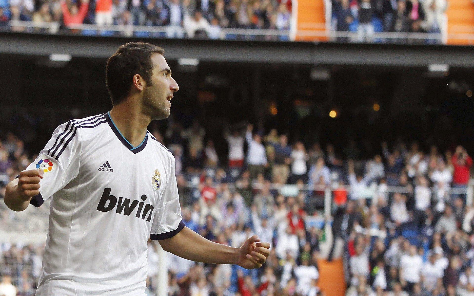 战术迷思再引争议，尤文连胜背后暗藏隐忧，稳定体系为何频遭拆解？